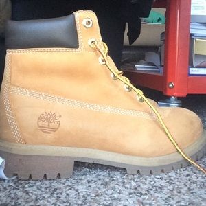 Timberland boots (50+% off retail!) 😍🙌💕