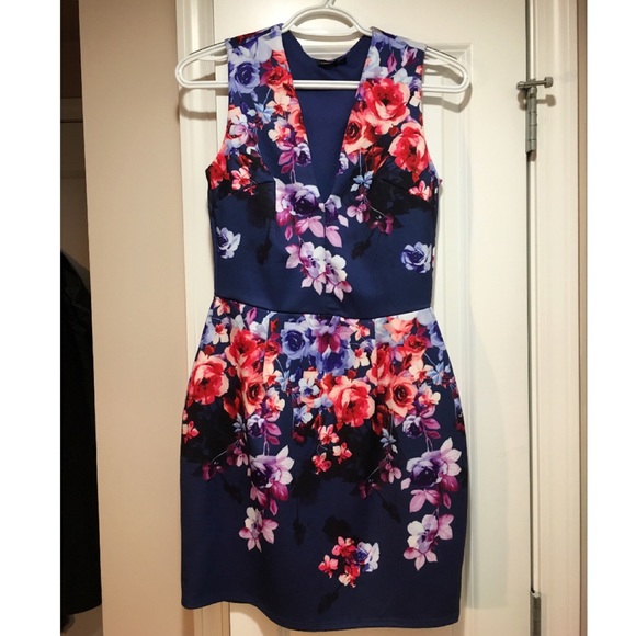 ✨sold✨ASOS Floral Dress