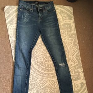 High waisted ripped urban jeans