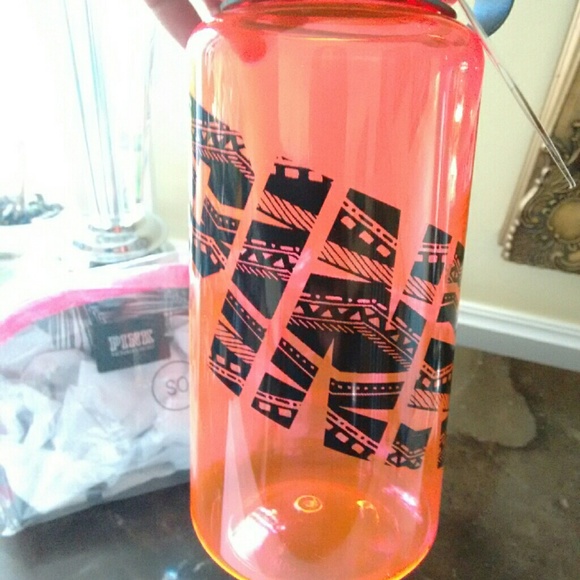 SOLD **VS PINK water bottle + makeup bagREDUCED - Picture 2 of 4
