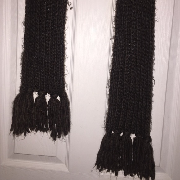 Knit scarf