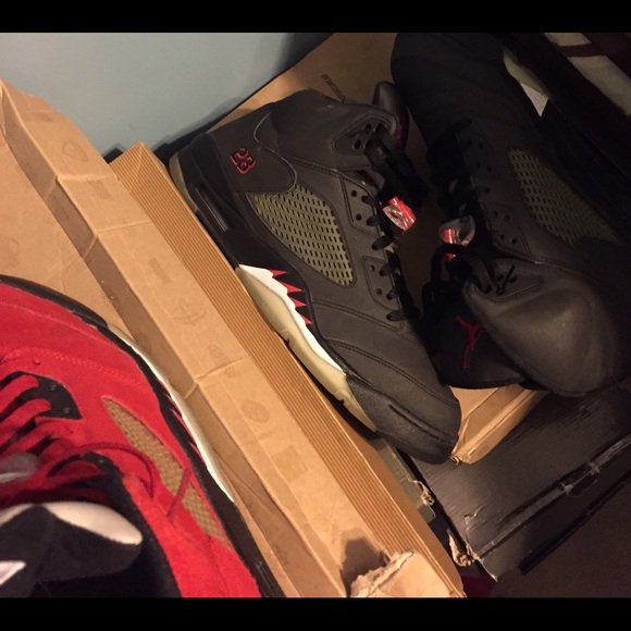 Jordan 5 Raging Bull Size 13 Black 3m