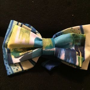 Bow tie