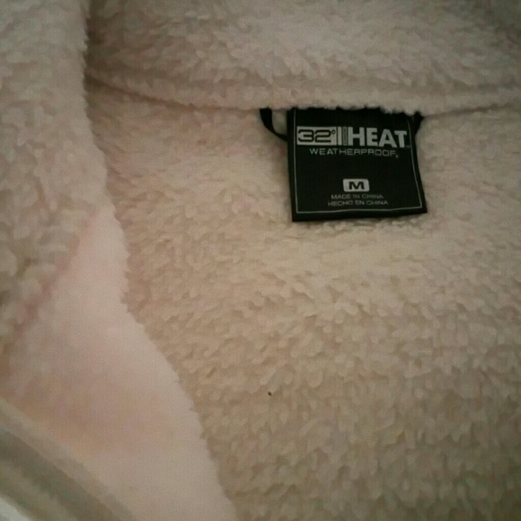 Snuggly warm cream color jacket - Picture 2 of 4