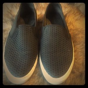 Old Navy canvas shoe