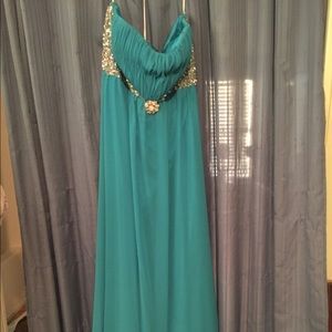 Prom/pageant/homecoming