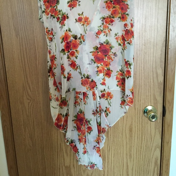 Floral hi-lo shirt - Picture 2 of 4