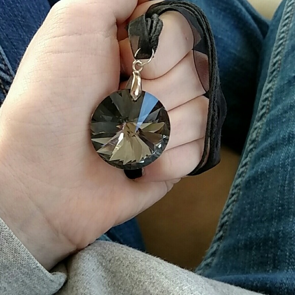 Circle crystal necklace