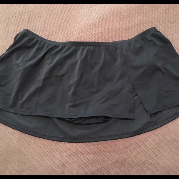Black Lane Bryant skirted swim bottoms