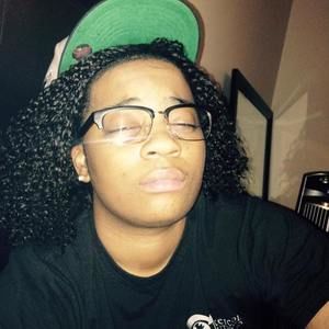 Meet your Posher, Deniece