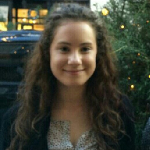 Meet your Posher, Caitlin