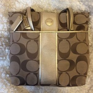 Medium size coach handbag