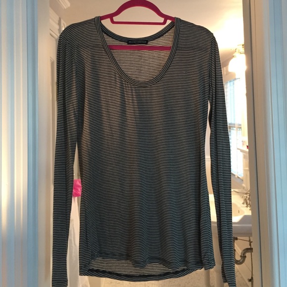 Brandy Melville long sleeve tee