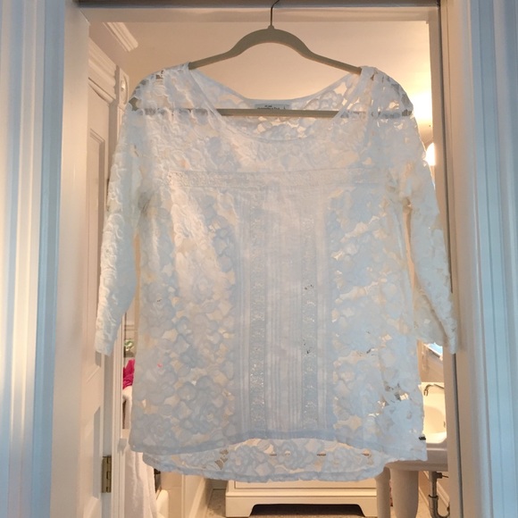 White lace A&F blouse