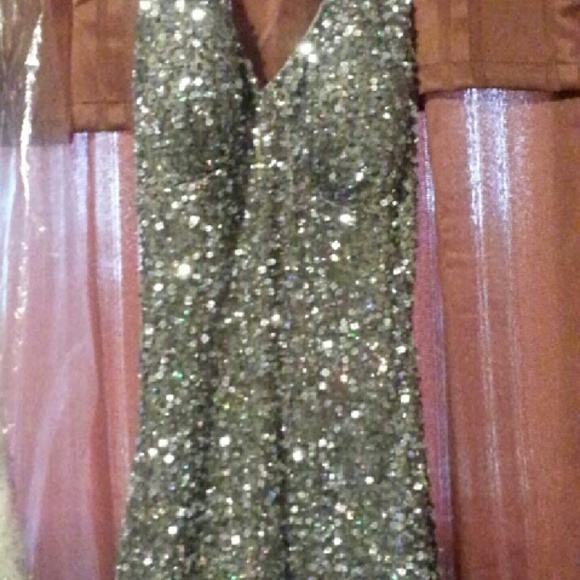 Prom dress - Picture 3 of 8