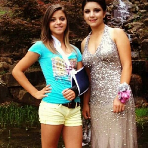 Prom dress - Picture 4 of 8