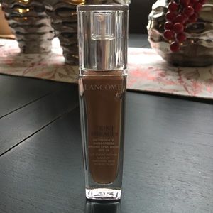 LANCOME Liquid foundation Makeup