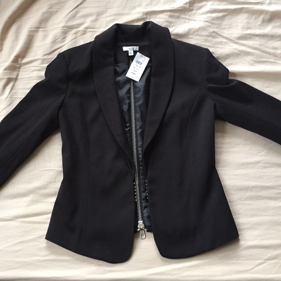 Cache brand new, newer worn, very stylish jacket
