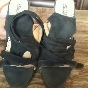 Black wild rose wedges. .