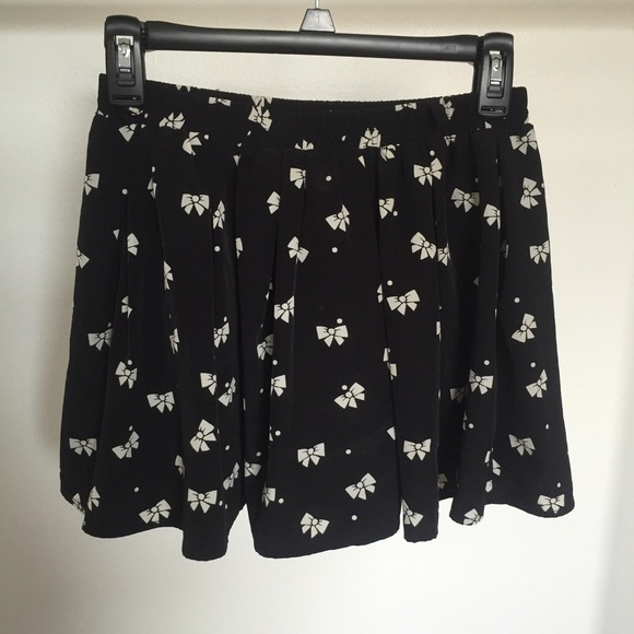 Forever 21 bow skirt