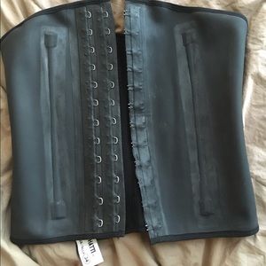 achatti latex waist cincher / waist trainer sz 34