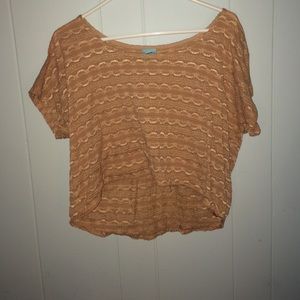 Short sleeved high-low shirt