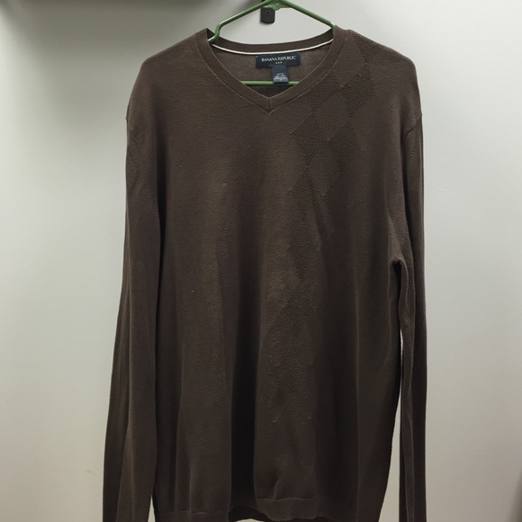 Men's pull over sweater