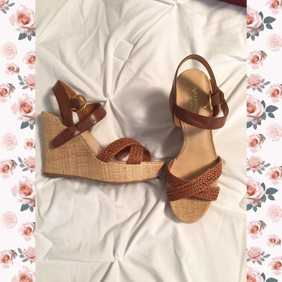 Braided strap wedge sandals