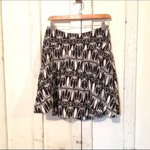 H&M B&W Geometric Print Linen Miniskirt