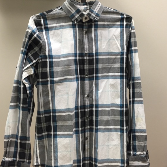 Men's plaid button up