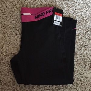 Bundle for @dancer007 Nike Pro Cropped Leggings x2