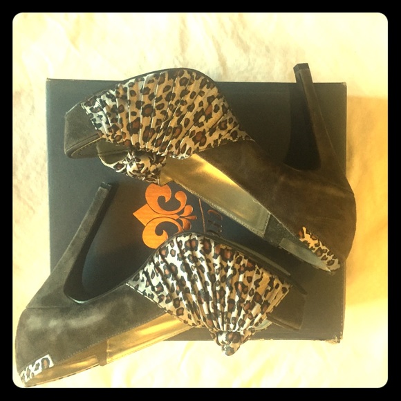Dereon pumps