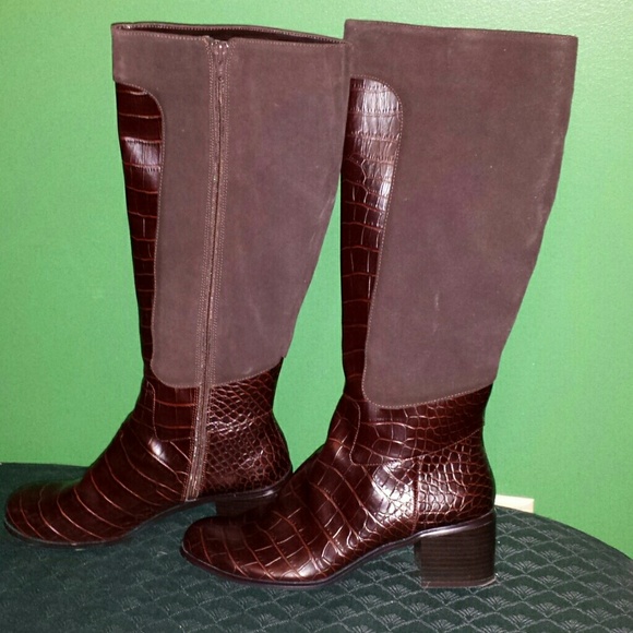 Boots - Picture 2 of 3