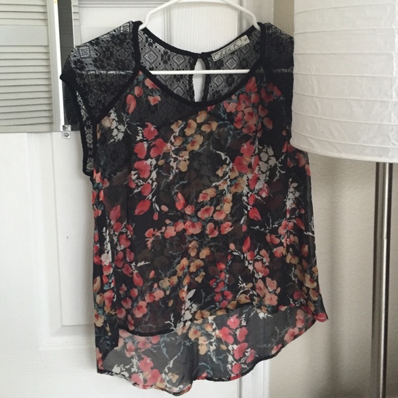 Sheer flower blouse w/ intricate lace detailing
