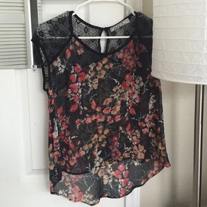 Sheer flower blouse w/ intricate lace detailing