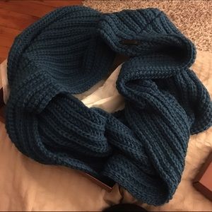 Infinity scarf
