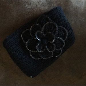 NEW - Flowered headband/ear-warmer in black