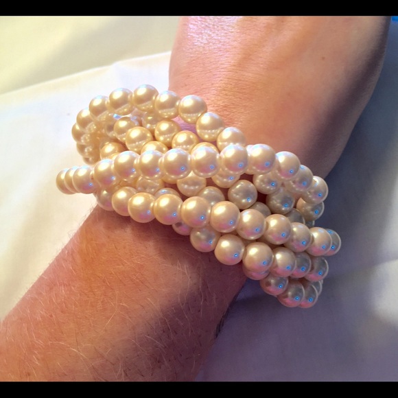 Multi strand pearl bracelet - Picture 2 of 2