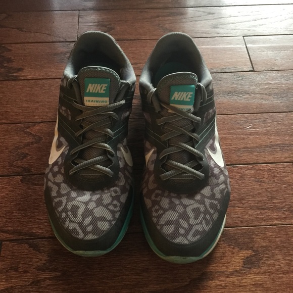 Nike tennis shoes