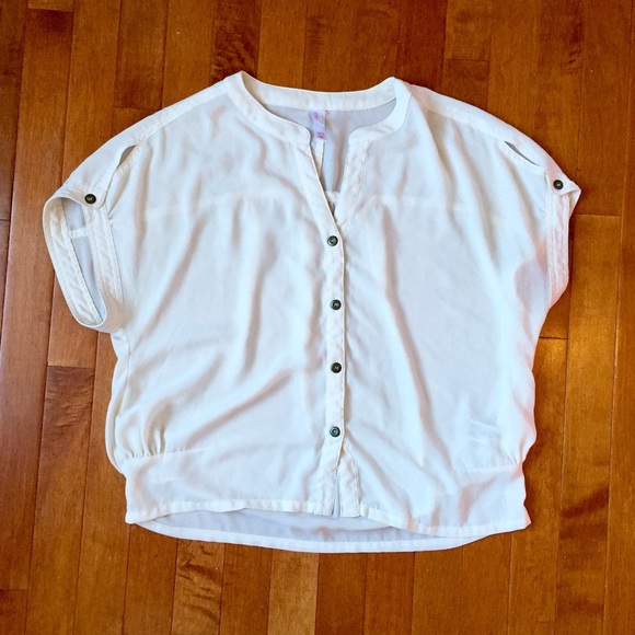 White Wavy Shirt 😍💋