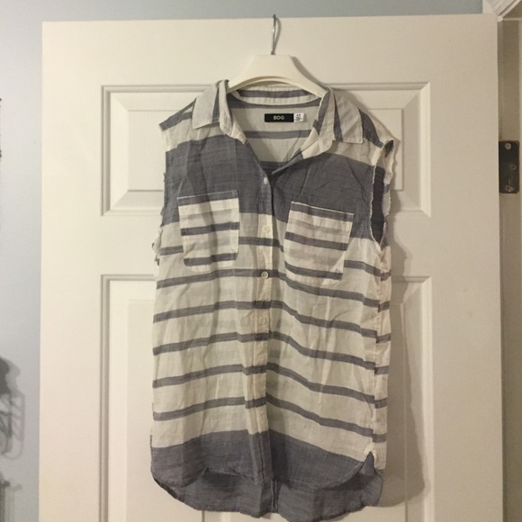 BDG Cutoff Sleeves Button-Up