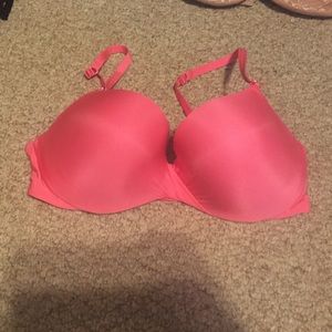 38C Victoria's Secret bra, pink!