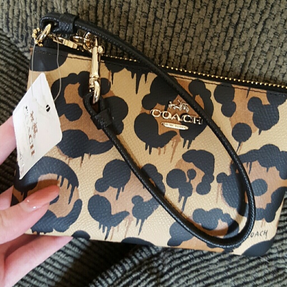 Coach wristlet wallet