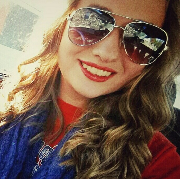 Meet your Posher, Brittny