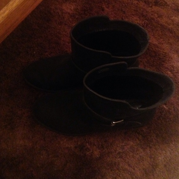 Black boots size 8