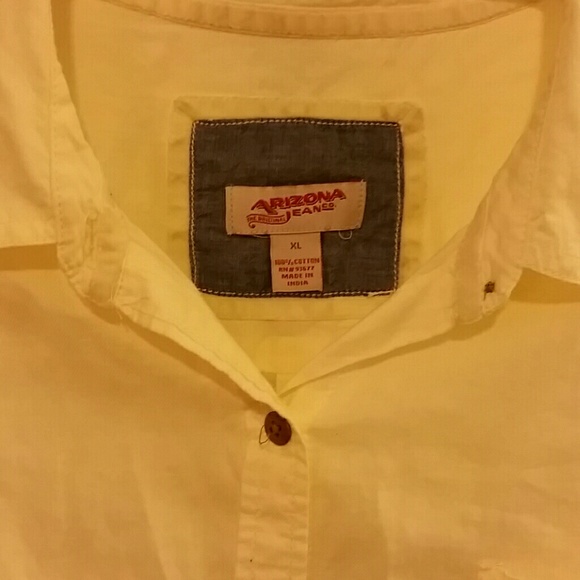 Yellow, button-up shirt with collar and pocket - Picture 2 of 4