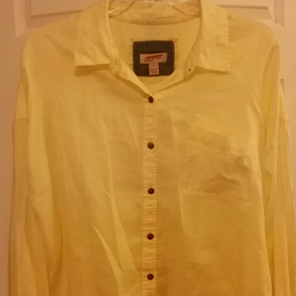 Yellow, button-up shirt with collar and pocket - Picture 3 of 4