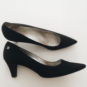 Chanel 2-inch black crepe heel