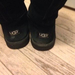 (Sold) *****Tall black uggs with zipper (SOLD))