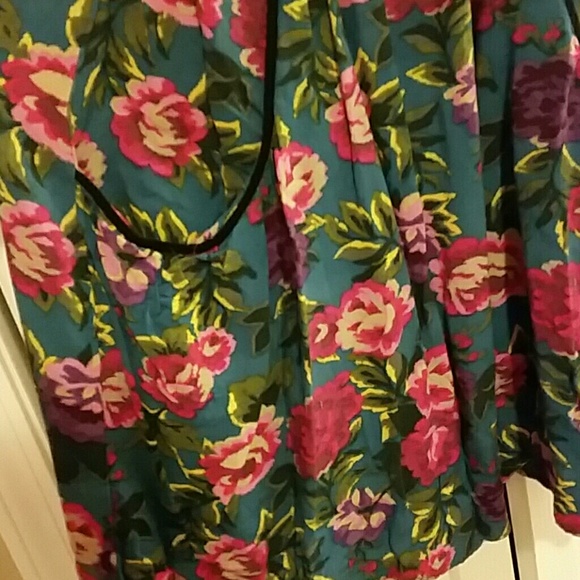 Sweet, floral dress with pockets - Picture 2 of 4
